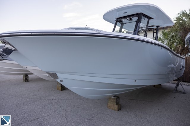 New 2023 Robalo R270  Boat for sale